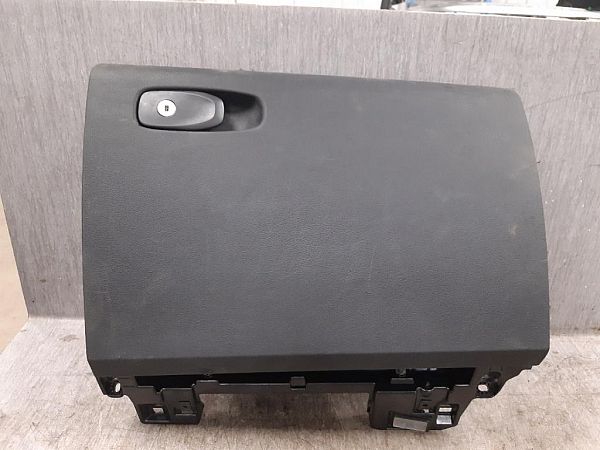 Handskerum VOLVO V90 II Estate (235, 236)