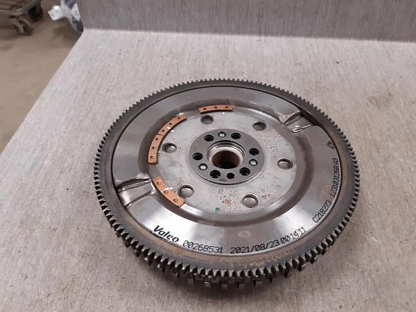 Dual mass flywheel