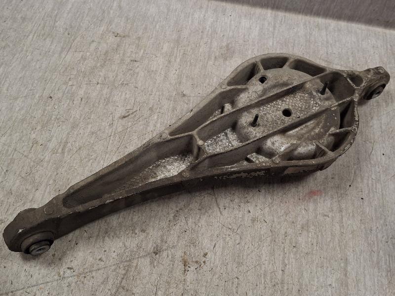 Volvo V70 III (135) Tragarm hinten 31317602 - Autoparts24