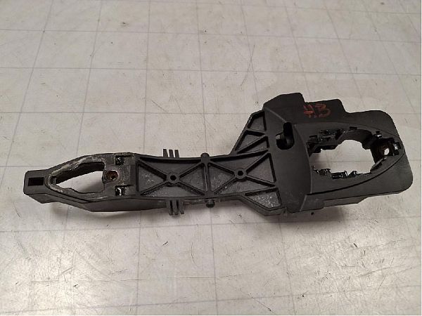 82665-1P000 : Handle - exterior - Autoparts24
