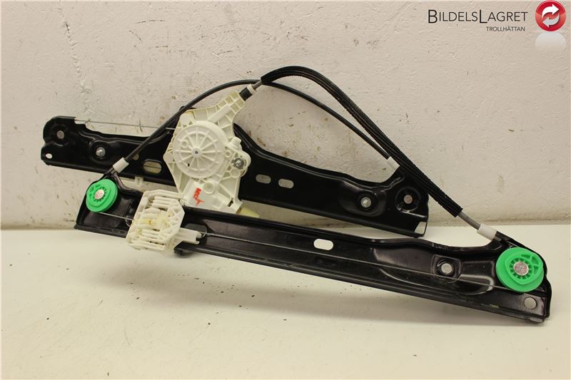 Door window regulator with motor