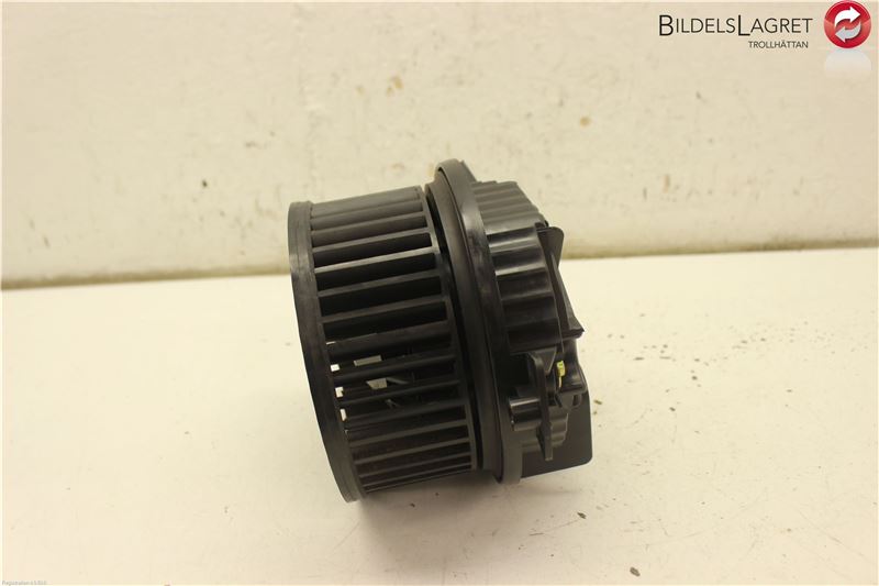 Blæsermodstand / Varmeblæser AUDI A4 Avant (8E5, B6)