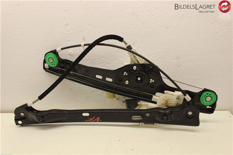 Door window regulator with motor