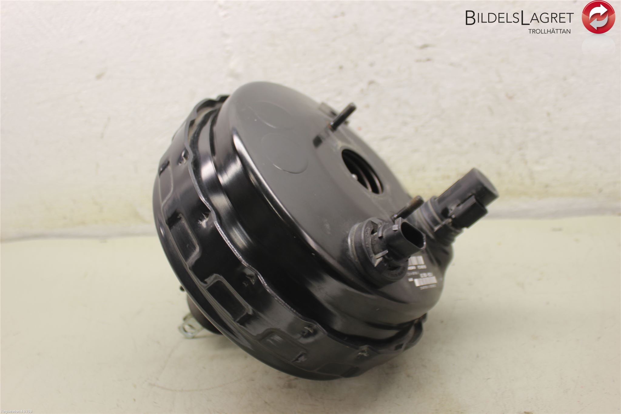 31329898 : Brake - booster and Brake - Master cylinder