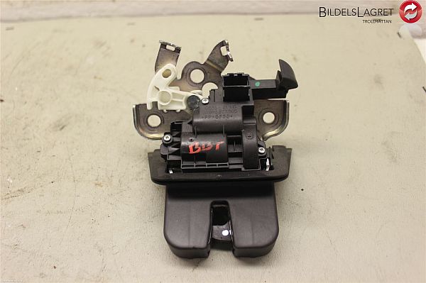Tailgate lock