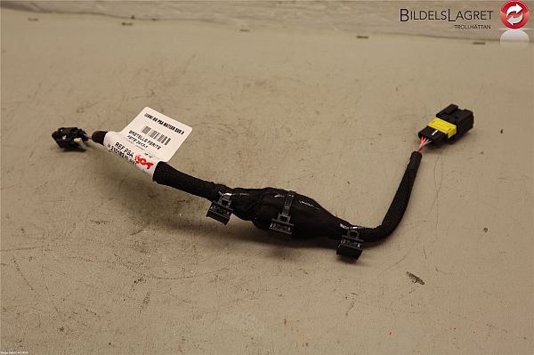 Camera wiring loom
