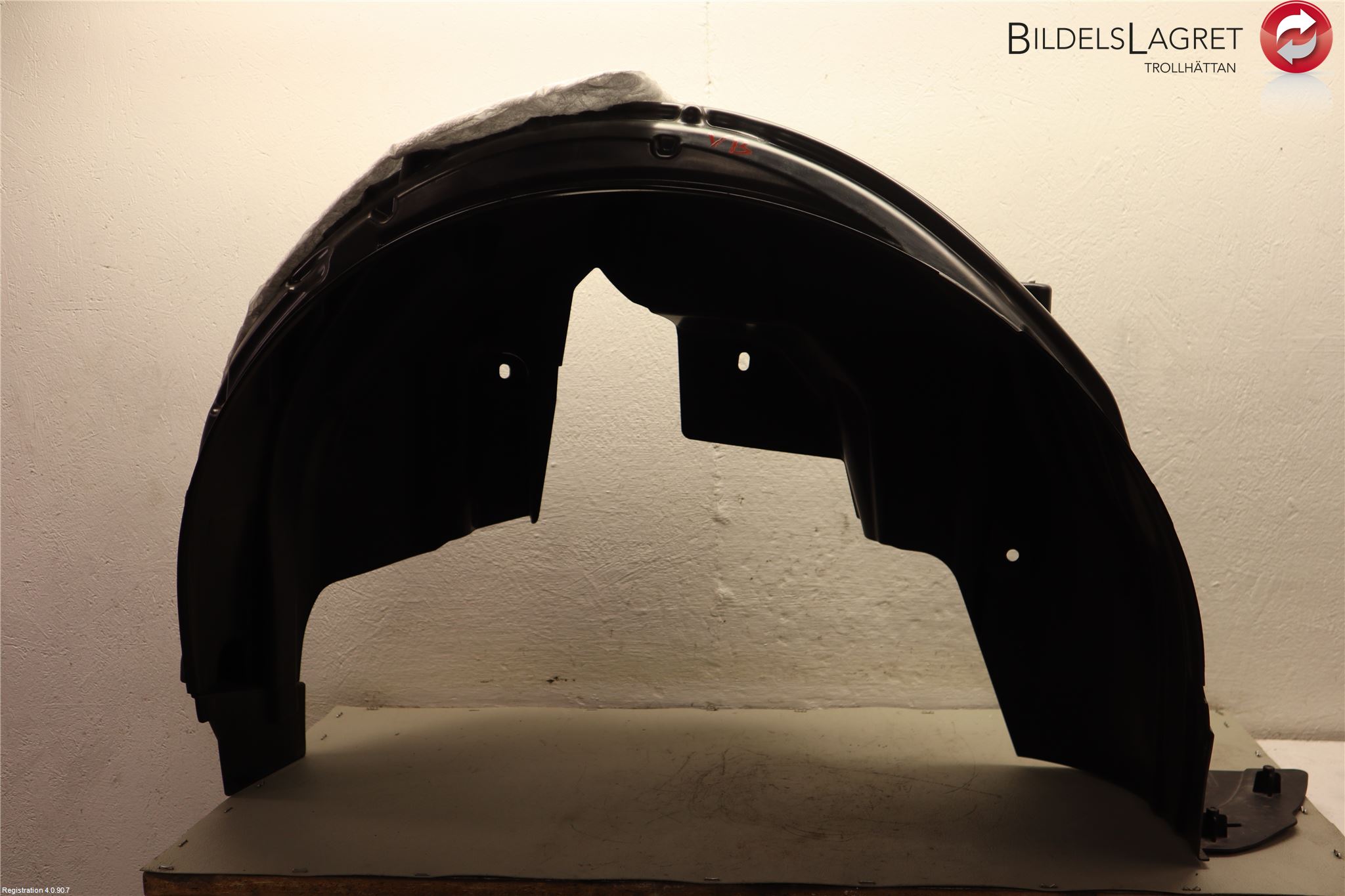 Opel MOKKA Inside wing plastic 9828052880, 9835149480