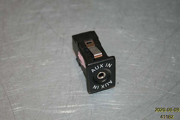 AUX in-socket connector