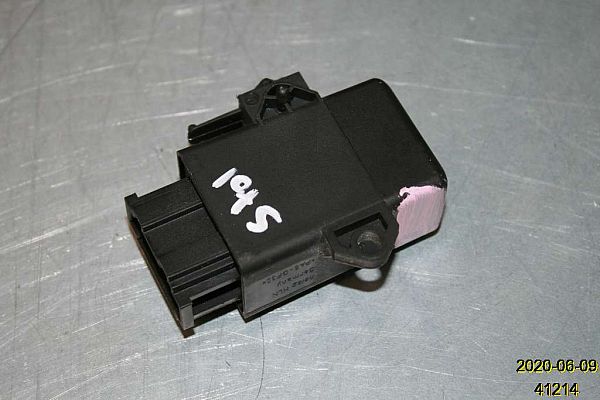 Seat heating relay