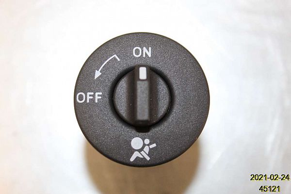 Passenger airbag on off switch