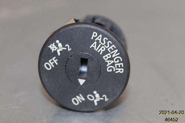 Passenger airbag on off switch