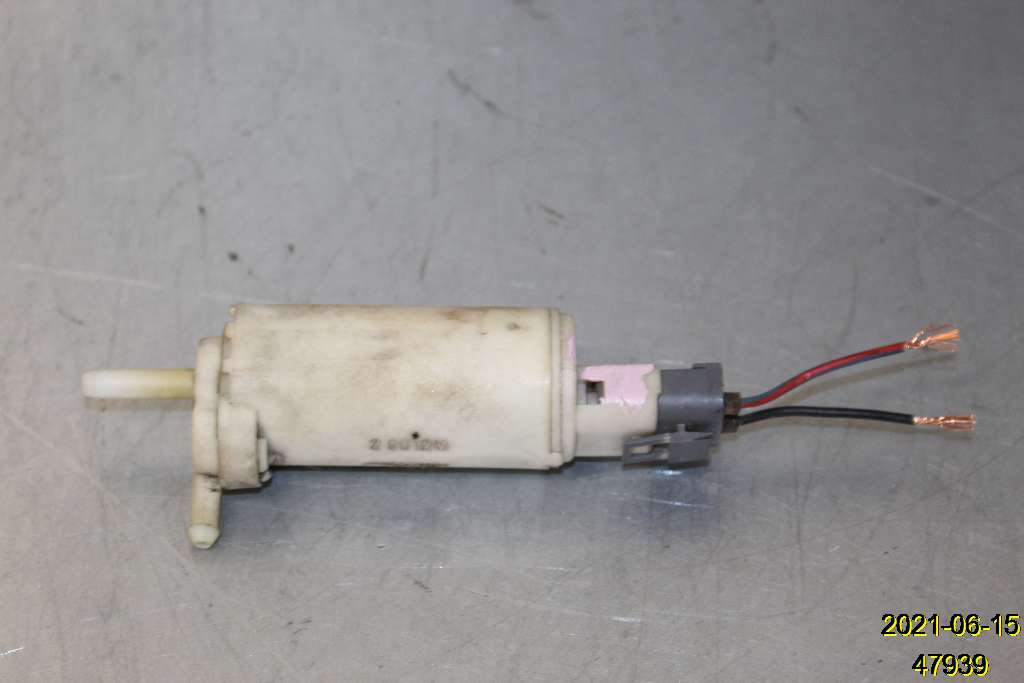 Pompka silniczek spryskiwaczy VOLVO 740 Kombi (745)