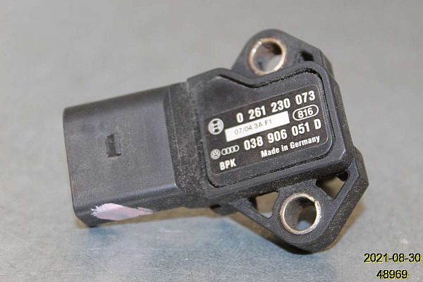 common rail (Injectie) / Verstuiver Brug VW PASSAT Estate (3B6)