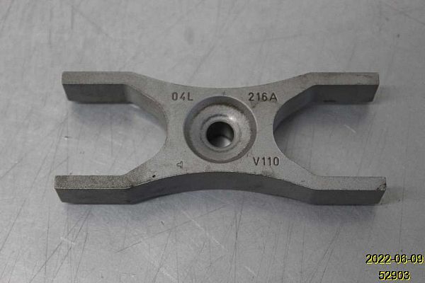 Fuel injector clamp holder