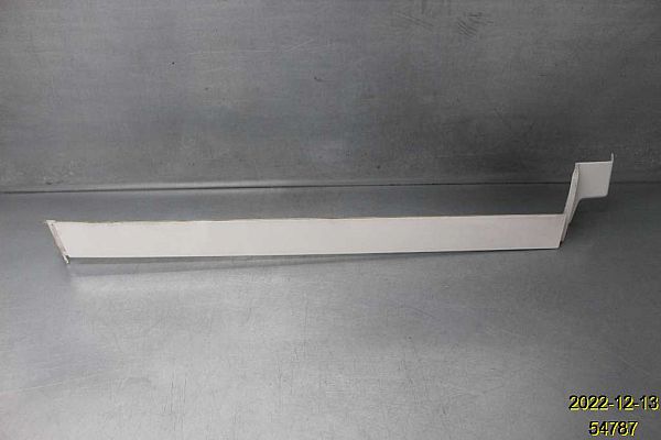 Sliding door rail trim