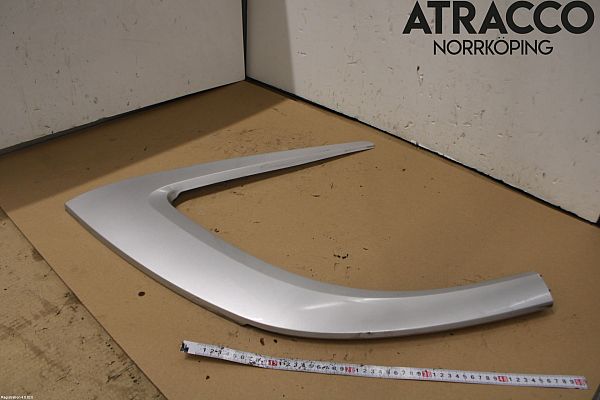 Rear side glass trim