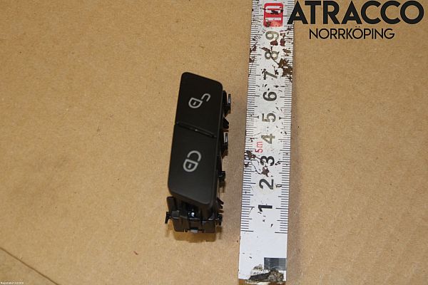 Przełącznik blokady drzwi MERCEDES-BENZ CLA Shooting Brake (X117)
