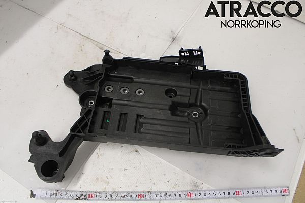 Battery casing SEAT ATECA (KH7)