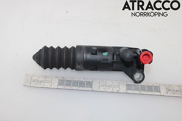 Kløtsj sylinder slave AUDI A4 Avant (8ED, B7)