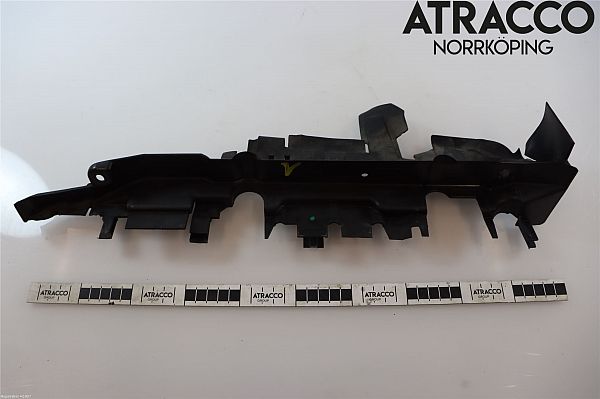 Air intake - front AUDI A8 (4D2, 4D8)