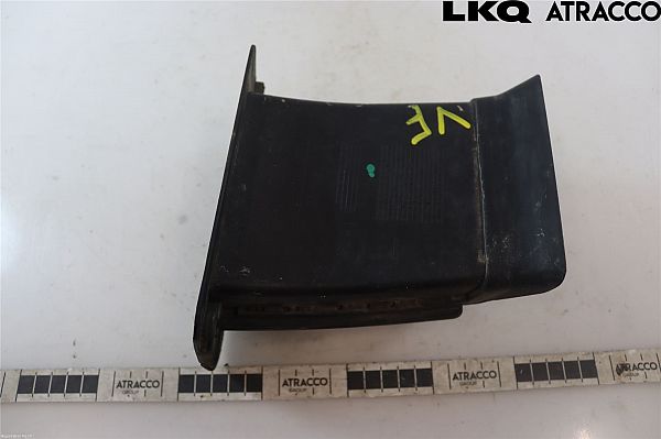 Brake cooling air duct