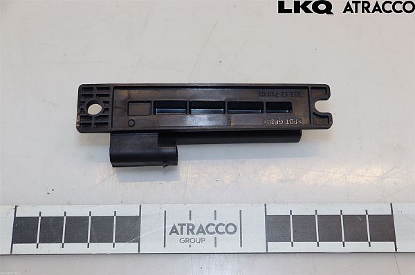 Wzmacniacz antenowy JAGUAR F-PACE (X761)
