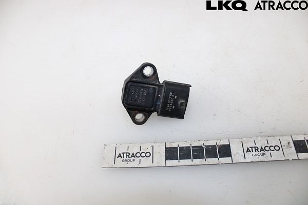 common rail (Injectie) / Verstuiver Brug KIA CARENS IV