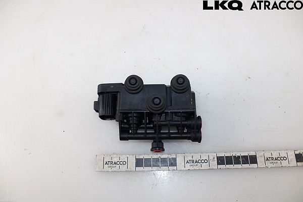 Pièces réglage de Niveau LAND ROVER RANGE ROVER SPORT (L320)