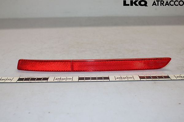 Rear light reflector