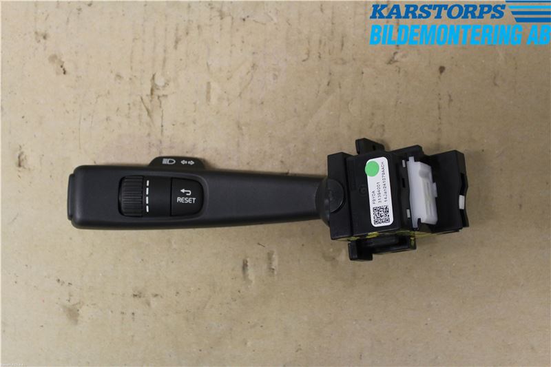 Kontakt - blinklys VOLVO V70 III (135)