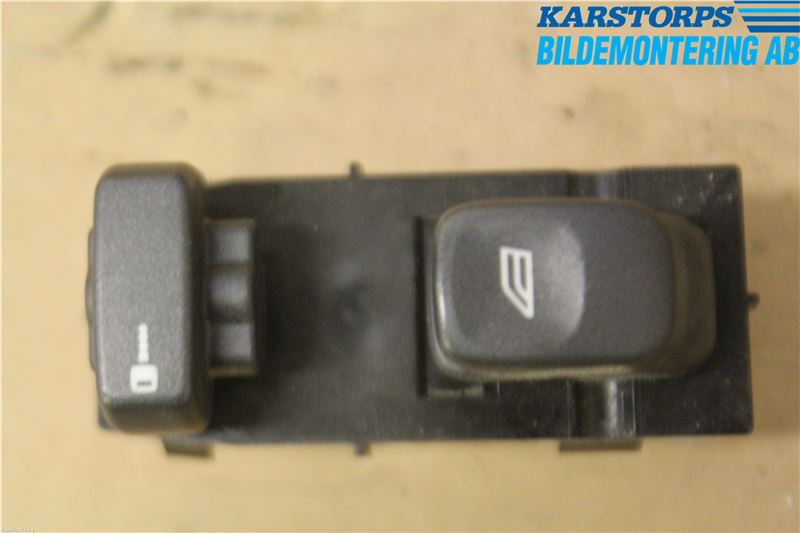 Switch - electrical screen heater VOLVO S40 I (644)