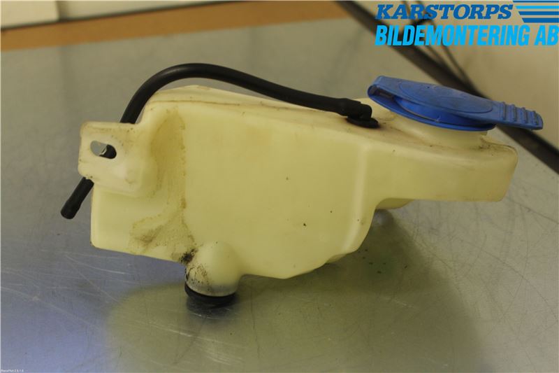 réservoir d'eau pour essuie glace AUDI A4 Avant (8E5, B6)