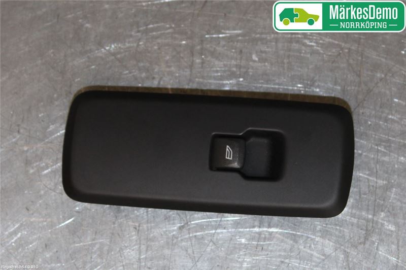 Switch - electrical screen heater LAND ROVER RANGE ROVER SPORT (L320)