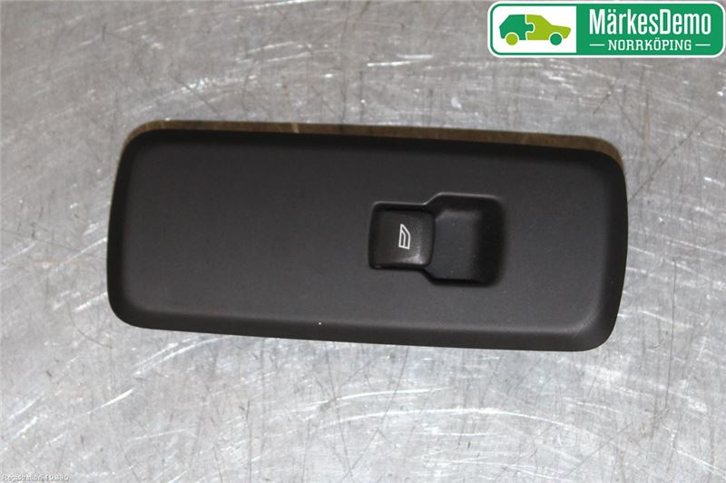 Switch - electrical screen heater LAND ROVER RANGE ROVER SPORT (L320)