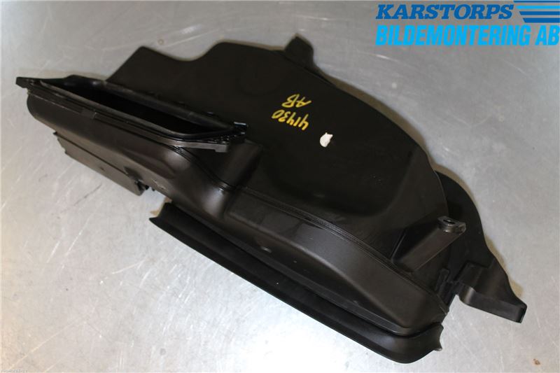 Cabin air filter housing
