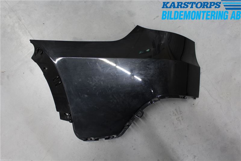 Rear bumper corner trim