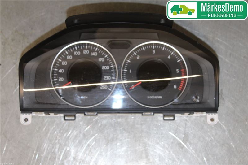 Instrument cluster VOLVO V60 I (155)