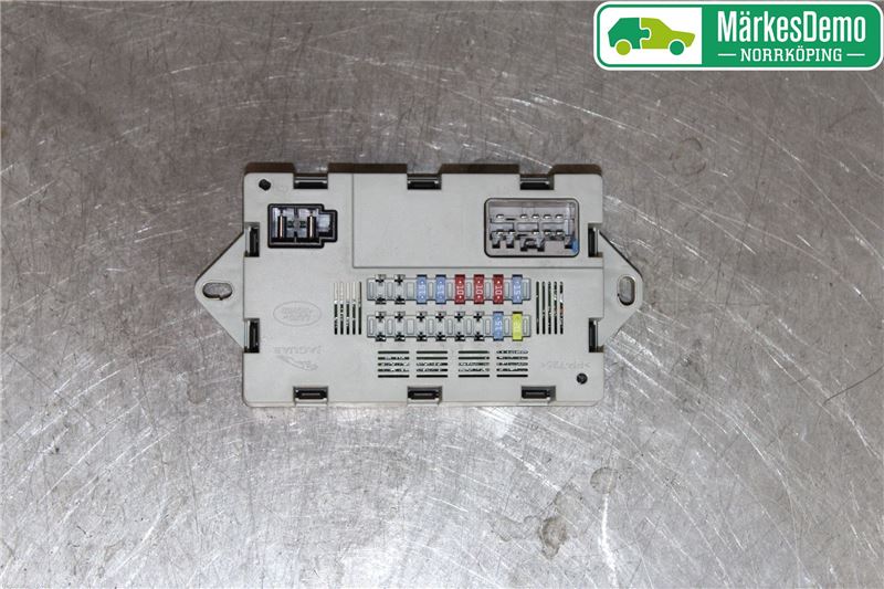 Fuse box LAND ROVER DISCOVERY IV (L319)