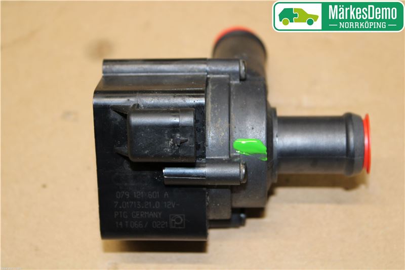 Water pump AUDI A6 (4G2, 4GC, C7)