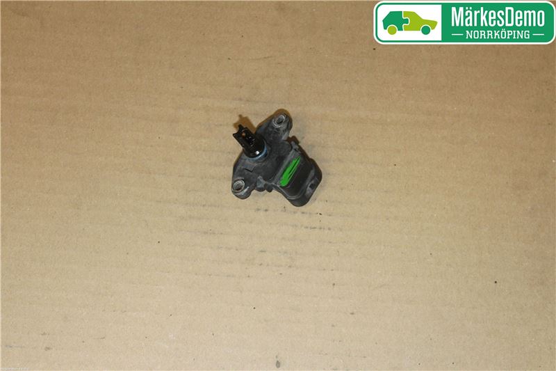 common rail (Injectie) / Verstuiver Brug SAAB 9-3 (YS3F, E79, D79, D75)
