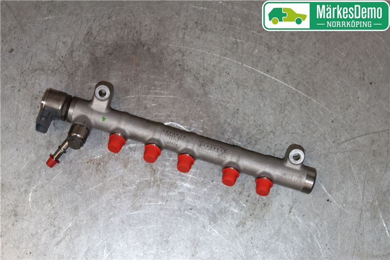 High-pressure rail / injection nozzle pipe VOLVO V60 II (225, 227)