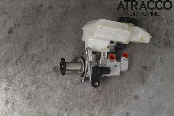 Brake - Master cylinder AUDI A3 Sportback (8VA, 8VF)