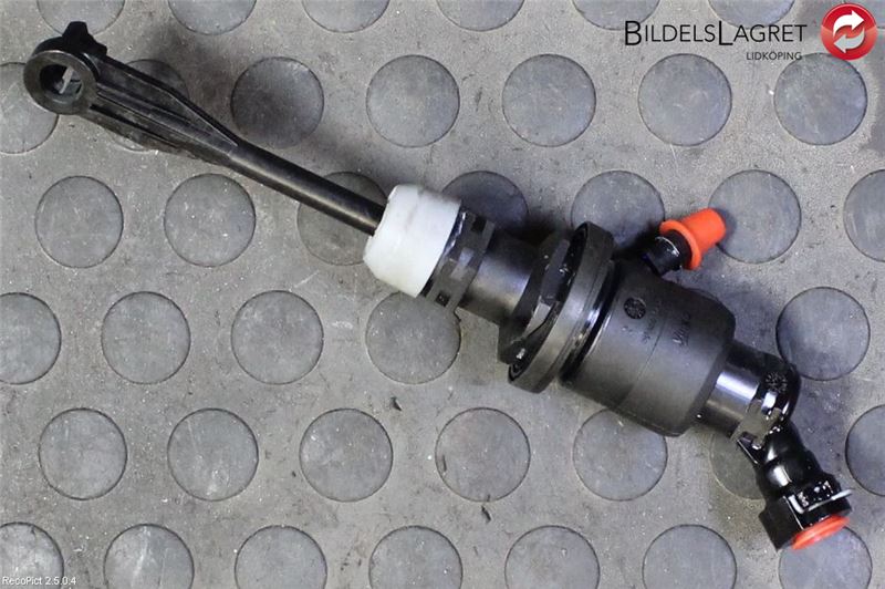 Clutch slave cylinder