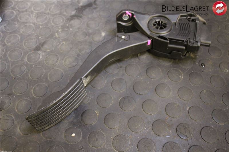Accelerator pedal FIAT FULLBACK Pickup (502_, 503_)