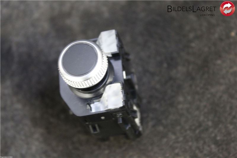 Speil bryter AUDI Q3 (F3B)