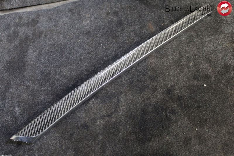 Door trim strip