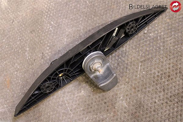 Rear window wiper mechanism