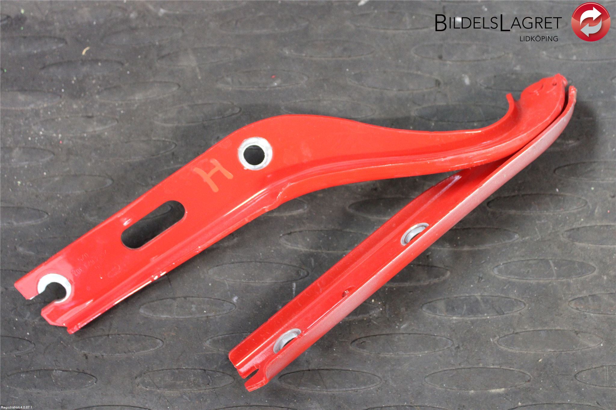 Hub hinges VW T-CROSS (C11_)