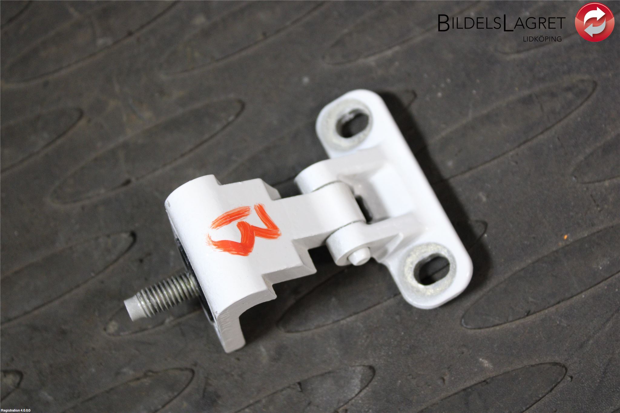 Rear hood hinges VW T-ROC (A11)