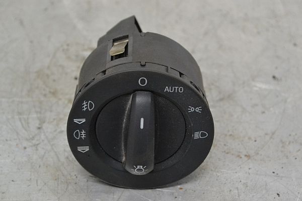 Lyskontakt AUDI A6 (4F2, C6)
